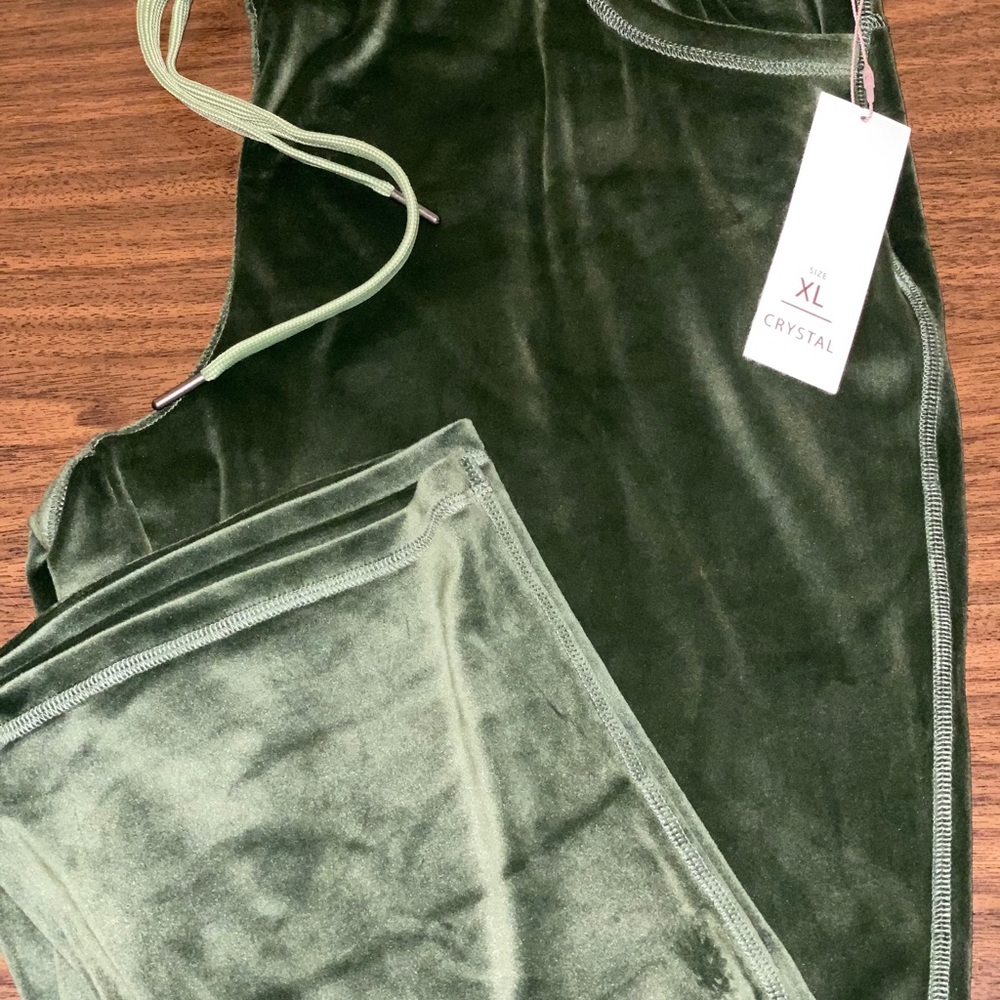 NWT LULAROE XL COZY CRYSTAL CAPRIs